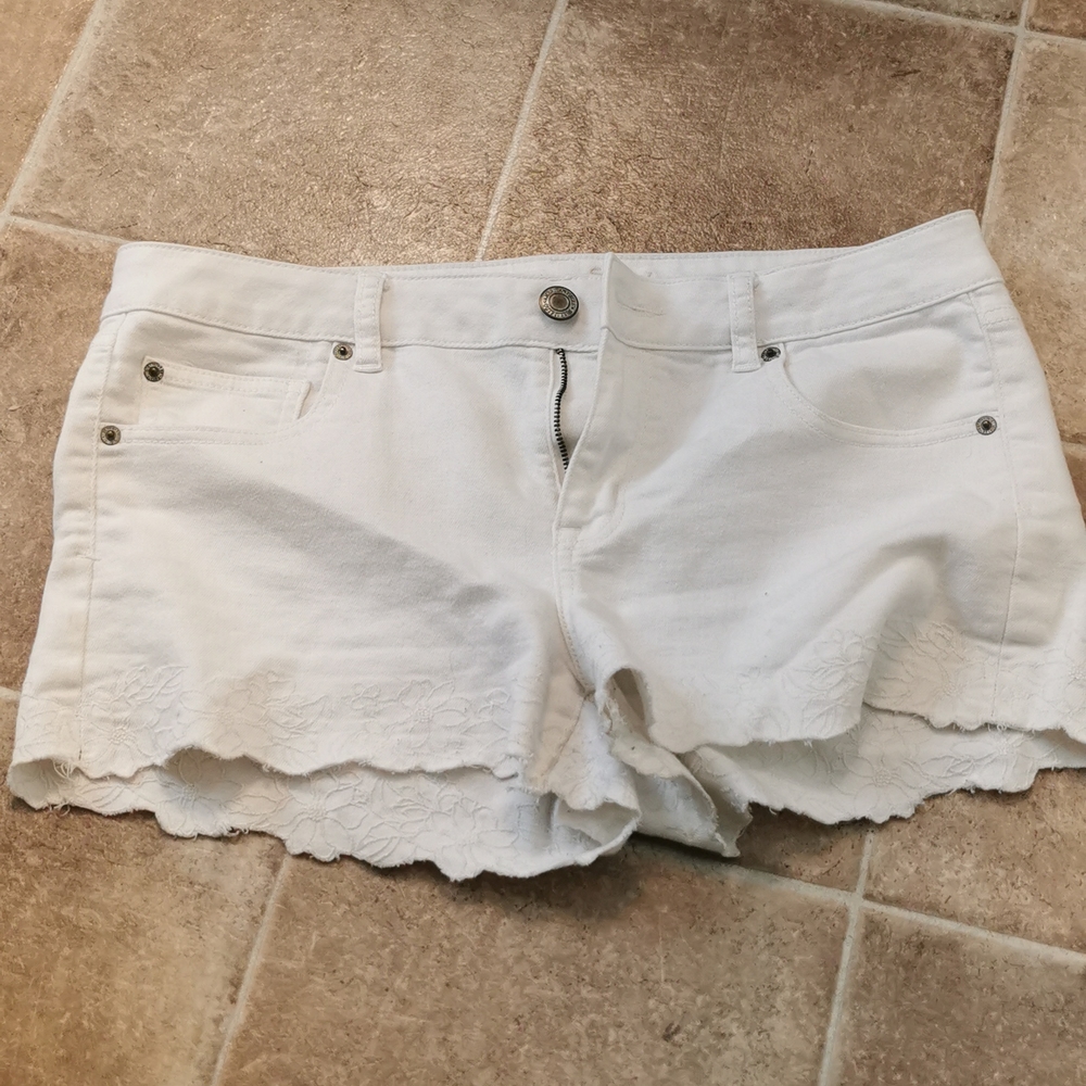 American Eagle White Shorts